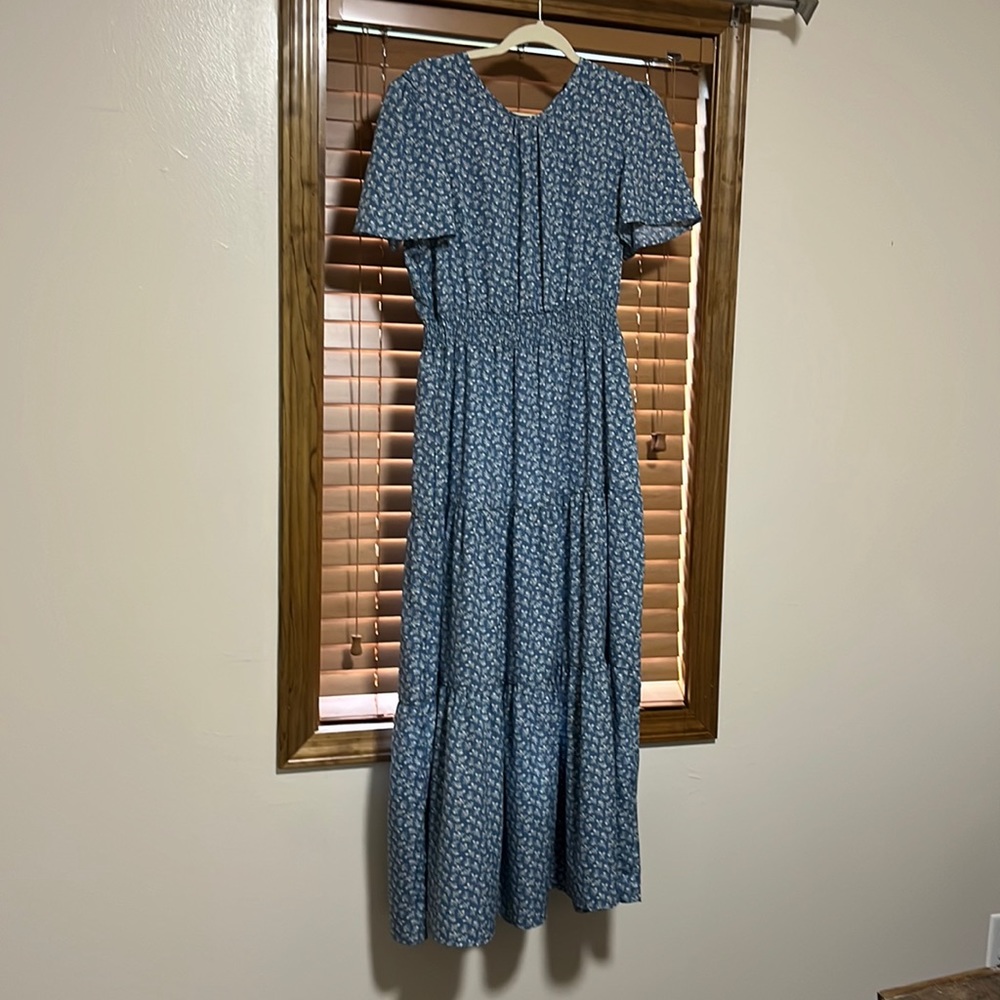 Pretty Garden short sleeve ankle length dress.